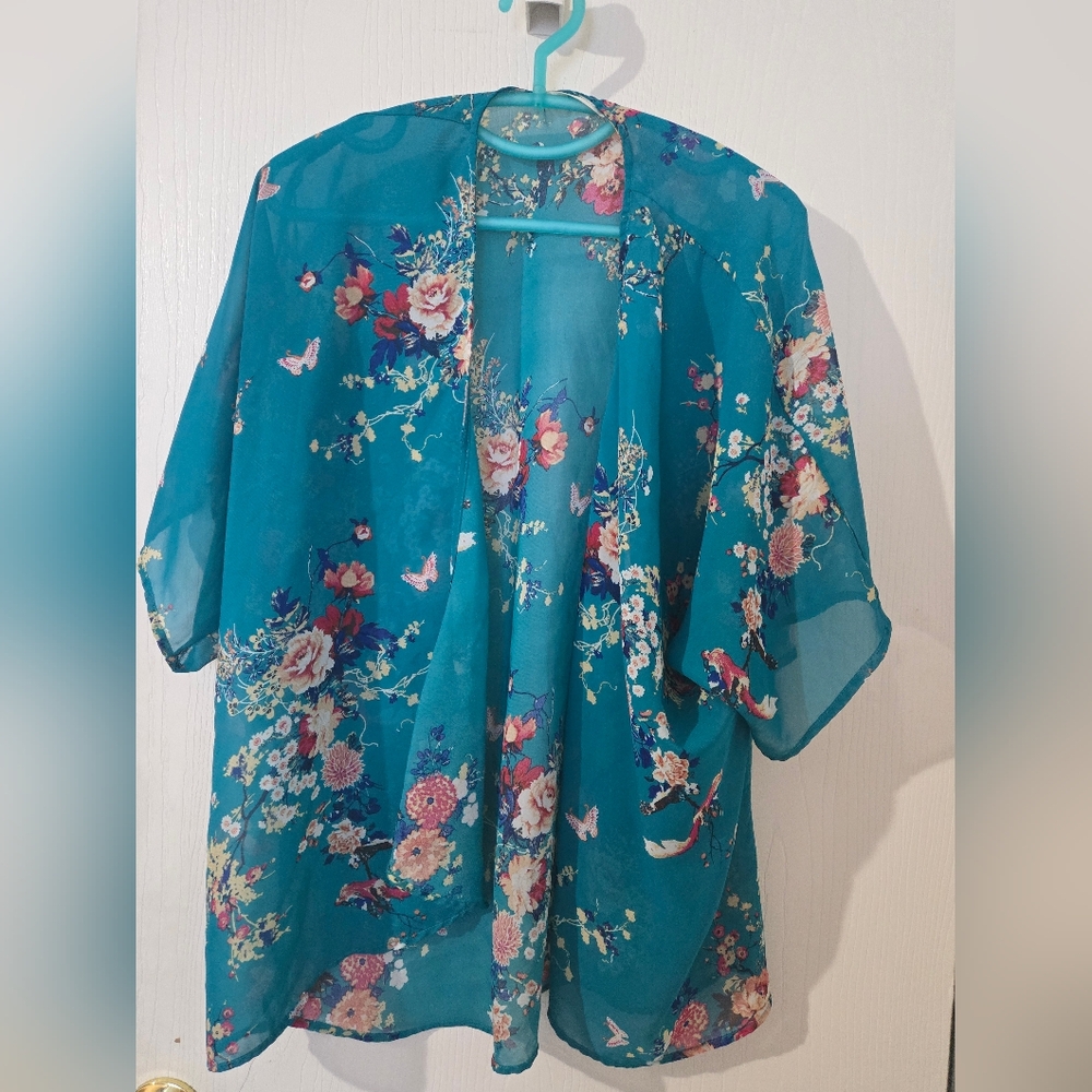 Large Liberty Love Teal Floral Open Front Top. Great For Layering.
